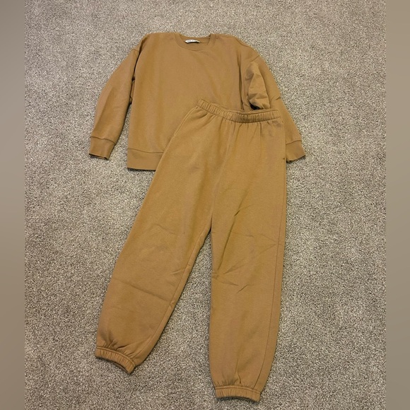 DSG Tops - DSG women’s fleece sweatshirt and sweatpants in Tan size X-Small